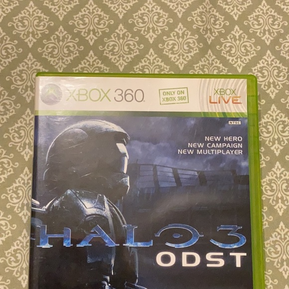 Xbox 360 HALO Game Bundle - Picture 3 of 16
